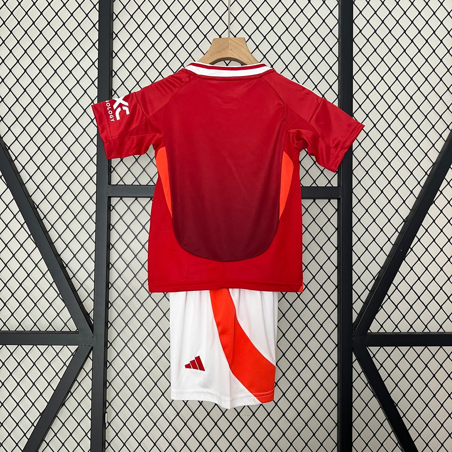 Kit Niños Manchester United 2024/25 Local